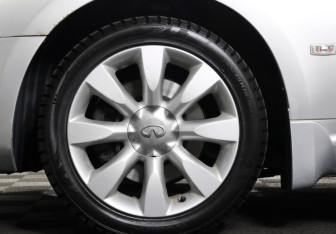 Подержанный автомобиль Infiniti M Sedan 2007 года (23 фото)