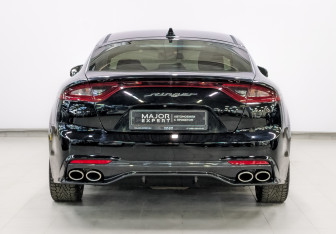 Подержанный автомобиль Kia Stinger 2018 года (6 фото)