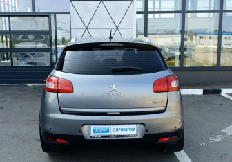 Подержанный автомобиль Peugeot 4008 2012 года (6 фото)