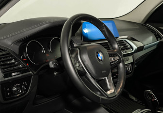 Подержанный автомобиль BMW X3 2019 года (12 фото)