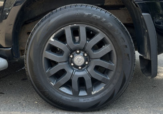 Подержанный автомобиль Nissan Pathfinder 2010 года (15 фото)