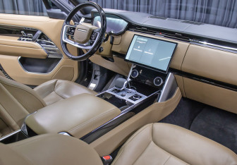 Подержанный автомобиль Land Rover Range Rover 2023 года (11 фото)