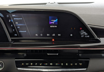 Подержанный автомобиль Cadillac Escalade Suv 2022 года (17 фото)