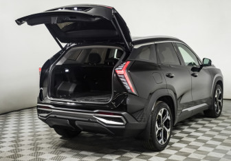 Подержанный автомобиль Geely Atlas 2024 года (19 фото)