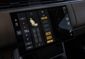 Подержанный автомобиль Land Rover Range Rover 2024 года (22 фото)