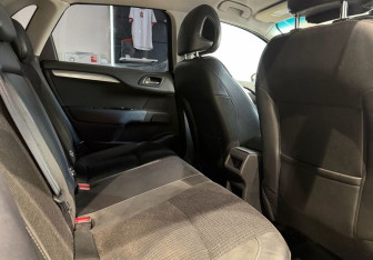 Подержанный автомобиль Citroen C4 Hatchback 2012 года (9 фото)
