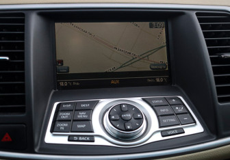 Подержанный автомобиль Nissan Teana 2010 года (13 фото)