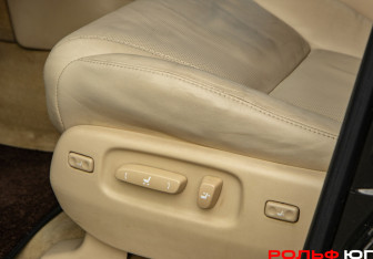 Подержанный автомобиль Lexus LX 2013 года (15 фото)