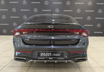 Подержанный автомобиль Kia K5 2021 года (6 фото)