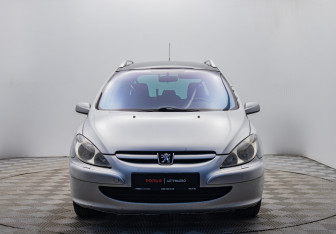 Подержанный автомобиль Peugeot 307 Wagon 2004 года (8 фото)
