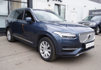 Подержанный автомобиль Volvo XC90 2019 года (3 фото)