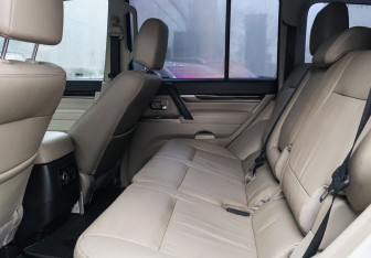 Подержанный автомобиль Mitsubishi Pajero 2019 года (9 фото)