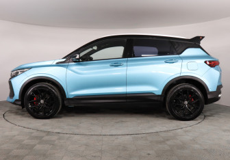 Подержанный автомобиль Geely Coolray 2023 года (8 фото)