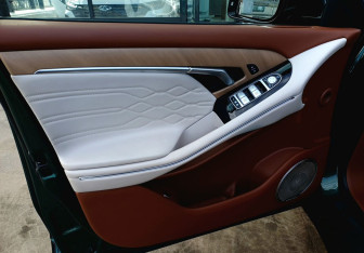 Подержанный автомобиль Voyah Free 2024 года (19 фото)