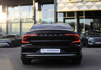 Подержанный автомобиль Volvo S90 2021 года (6 фото)