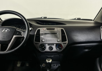 Подержанный автомобиль Hyundai i20 2009 года (12 фото)