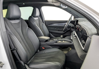 Подержанный автомобиль Geely Monjaro 2024 года (24 фото)