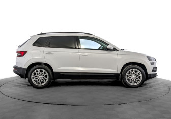 Подержанный автомобиль Skoda Karoq 2020 года (4 фото)