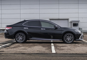 Подержанный автомобиль Toyota Camry Sedan 2023 года (4 фото)