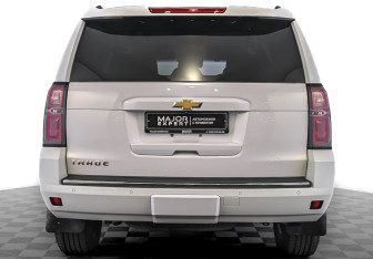Подержанный автомобиль Chevrolet Tahoe 2015 года (6 фото)