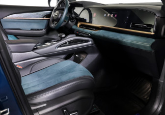 Подержанный автомобиль Geely Monjaro 2024 года (11 фото)