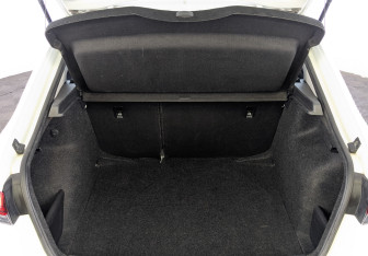 Подержанный автомобиль Skoda Rapid Liftback 2021 года (10 фото)