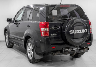 Подержанный автомобиль Suzuki Grand Vitara 2010 года (7 фото)