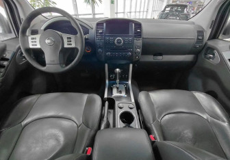 Подержанный автомобиль Nissan Pathfinder 2013 года (10 фото)