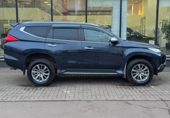 Подержанный автомобиль Mitsubishi Pajero Sport 2018 года (4 фото)