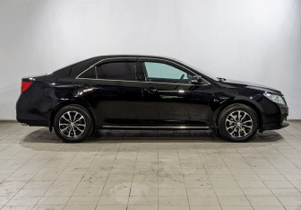 Подержанный автомобиль Toyota Camry Sedan 2014 года (4 фото)