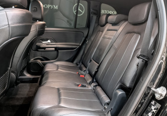 Подержанный автомобиль Mercedes-Benz GLB 2021 года (18 фото)