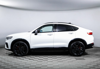 Подержанный автомобиль Geely Tugella 2023 года (8 фото)