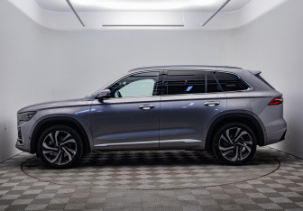 Подержанный автомобиль Geely Monjaro 2024 года (8 фото)