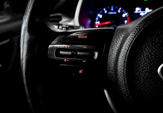 Подержанный автомобиль Kia Rio Hatchback 2021 года (23 фото)