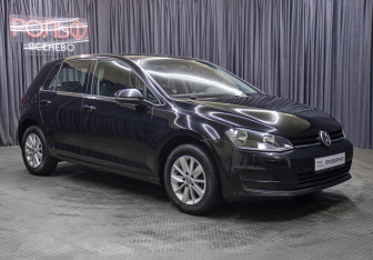 Подержанный автомобиль Volkswagen Golf Hatchback 2016 года (3 фото)