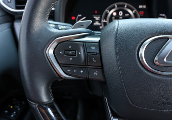 Подержанный автомобиль Lexus LX 2022 года (23 фото)
