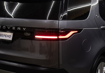 Подержанный автомобиль Land Rover Discovery 2022 года (26 фото)