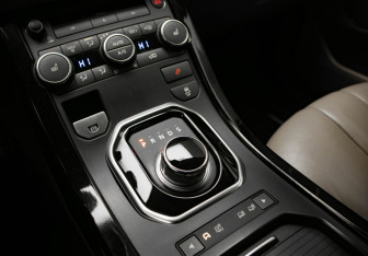 Подержанный автомобиль Land Rover Range Rover Evoque 2012 года (20 фото)