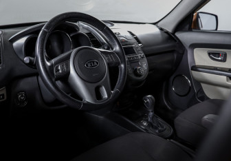 Подержанный автомобиль Kia Soul 2011 года (14 фото)