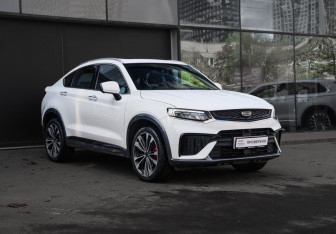 Подержанный автомобиль Geely Tugella 2022 года (3 фото)