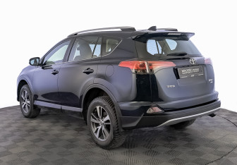 Подержанный автомобиль Toyota RAV4 2018 года (7 фото)