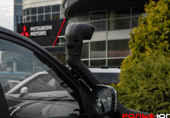 Подержанный автомобиль Mitsubishi Pajero Sport 2010 года (19 фото)