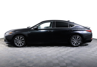 Подержанный автомобиль Lexus ES 2020 года (8 фото)
