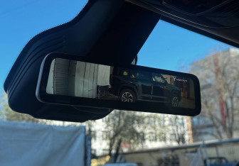 Подержанный автомобиль Voyah Dream 2025 года (19 фото)