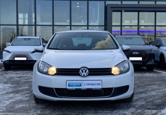 Подержанный автомобиль Volkswagen Golf Hatchback 2011 года (2 фото)