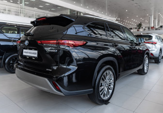 Новый Toyota Highlander 2025 (4 фото)
