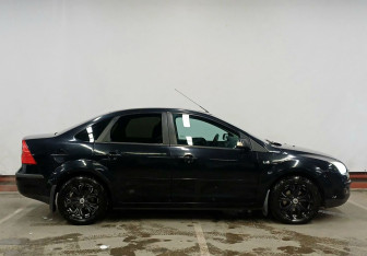 Подержанный автомобиль Ford Focus Sedan 2007 года (4 фото)