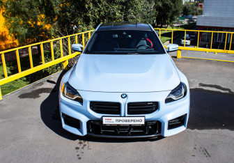 Подержанный автомобиль BMW M2 2023 года (2 фото)