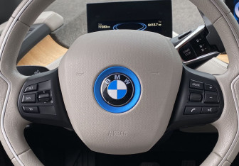 Подержанный автомобиль BMW i3 2017 года (15 фото)