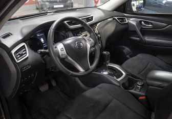 Подержанный автомобиль Nissan X-Trail 2016 года (16 фото)